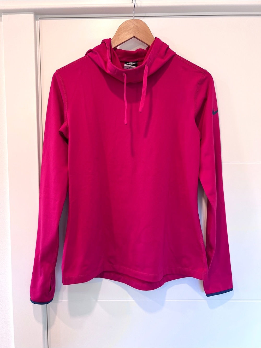 Nike Hot Pink Women's Long-Sleeve Hooded Athletic Top